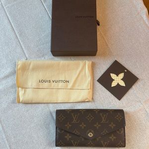 LOUIS VUITTON Monogram Sarah Wallet